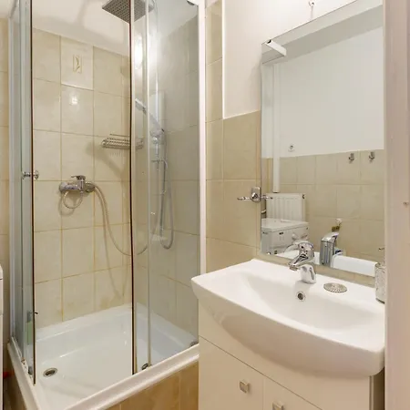 Simply Amazing 3br Ap Keleti Railway St Apartamento Budapeste