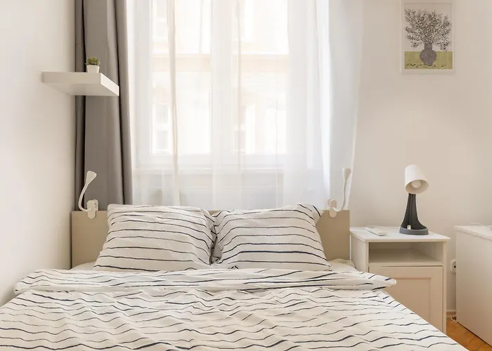 Simply Amazing 3br Ap Keleti Railway St *