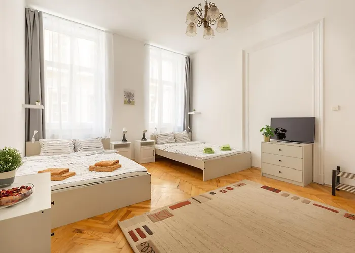 Simply Amazing 3br Ap Keleti Railway St Daire *