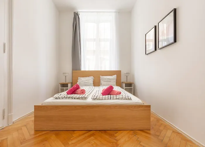 Simply Amazing 3br Ap Keleti Railway St * Budapeşte