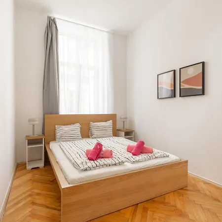 Simply Amazing 3br Ap Keleti Railway St *